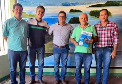 Representantes de Centralina realizam reunião com presidente da Colônia de Pescadores de Cachoeira Dourada